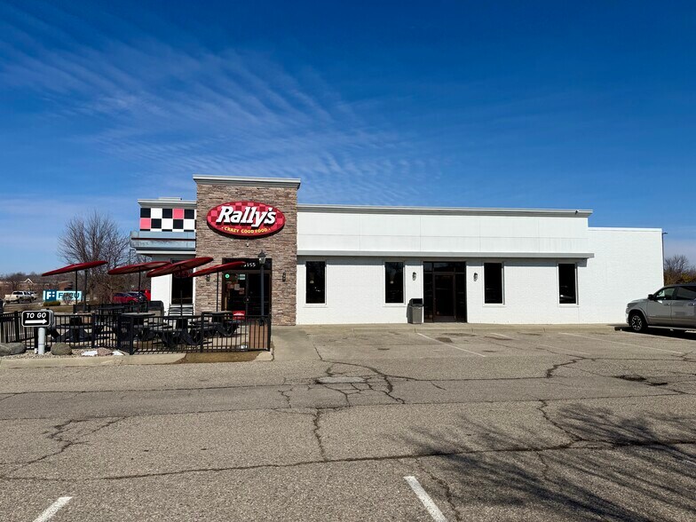 More Photos Of 15155 Silver Pky, Fenton Fast Food For Sale