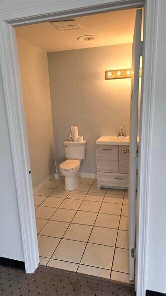 More Photos Of 122 Spring St, Southington Warehouse For Sale