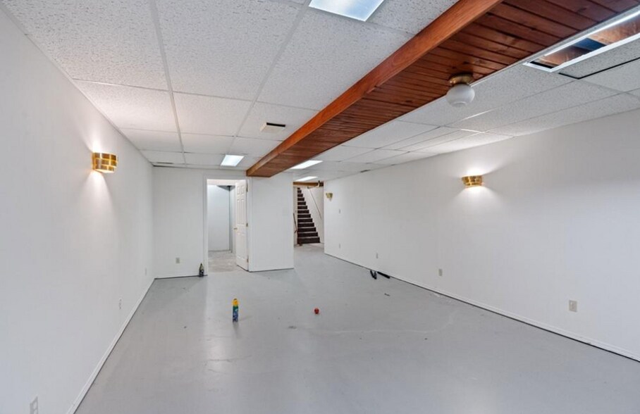 More Photos Of 195 Main St, Lucan Biddulph Apartments For Sale