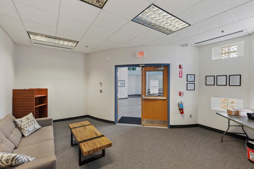 More Photos Of 890 East St, Tewksbury Light Manufacturing For Lease