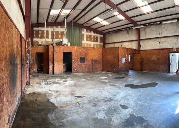 More Photos Of 2210 SW Sylvan Rd, Atlanta Warehouse For Lease