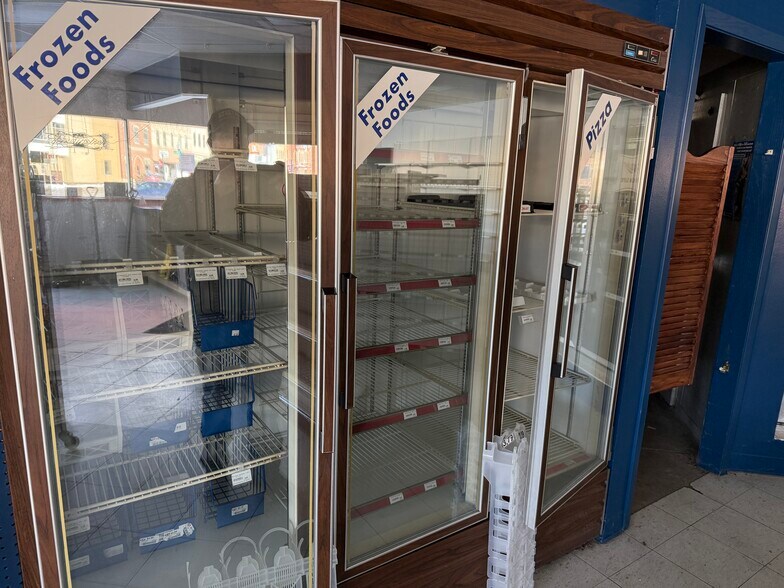 More Photos Of 520 Ash St, Baraboo Service Station For Sale