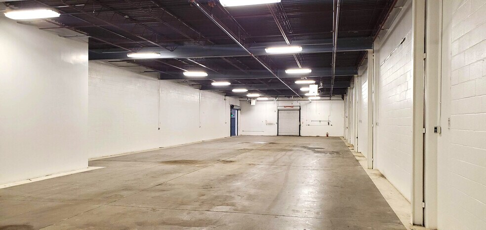 More Photos Of 1716 Whitehead Rd, Woodlawn Warehouse For Lease