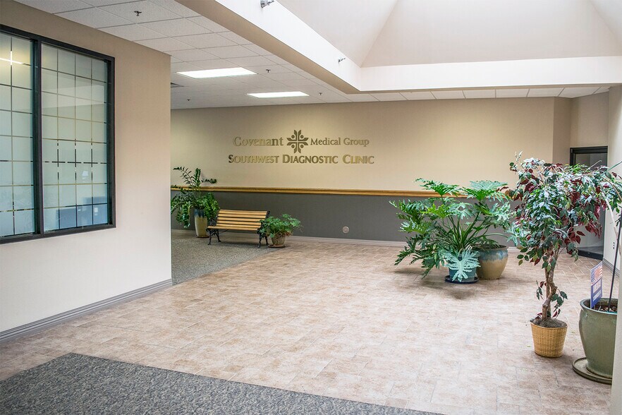 More Photos Of 3801 50th St, Lubbock Unknown For Lease