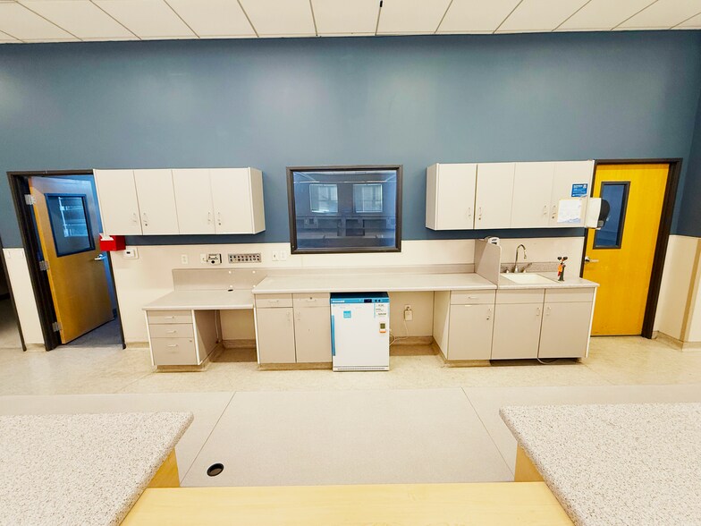 More Photos Of 901 Los Coches Rd, Soledad Medical For Lease