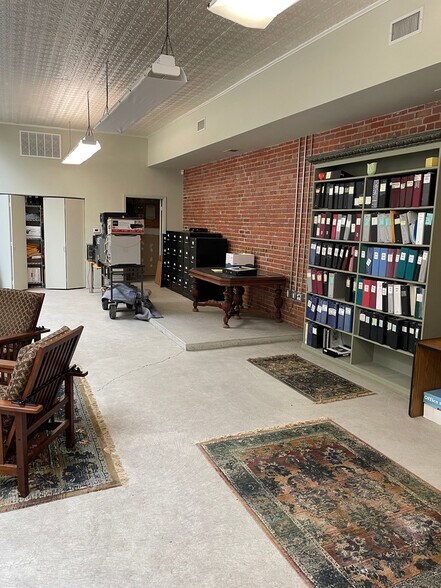 More Photos Of 716 S State St, Little Rock Office For Sale
