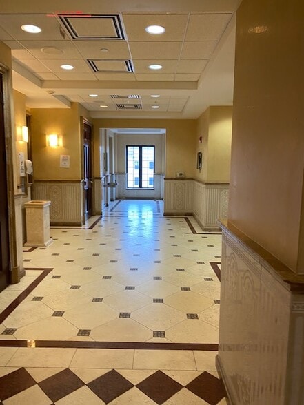 More Photos Of 2295 S Hiawassee Rd, Orlando Office For Sale