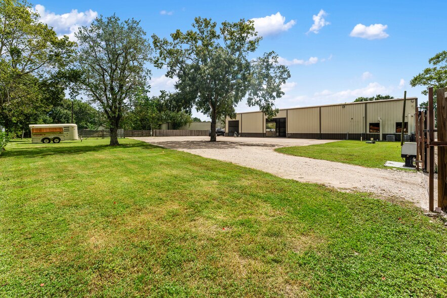 More Photos Of 6927 Highway 36 S, Rosenberg Office For Lease