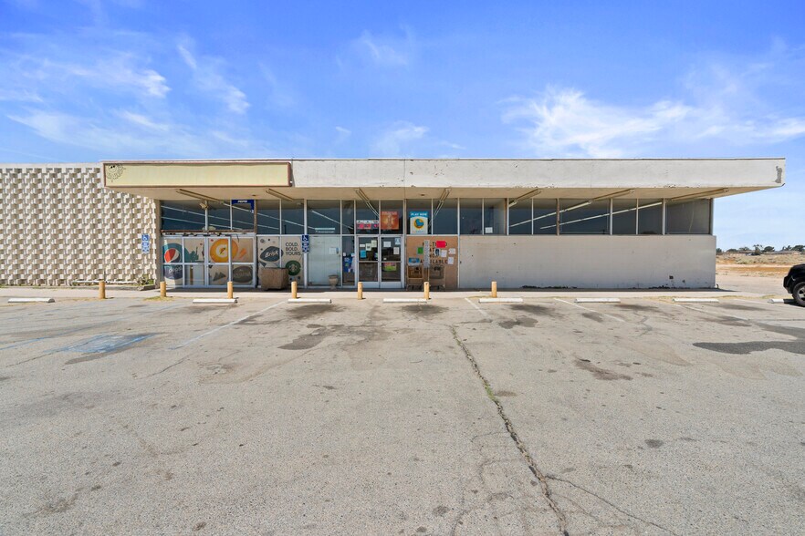 More Photos Of 13005-13015 Claymine Rd, Edwards Storefront Retail Office For Lease