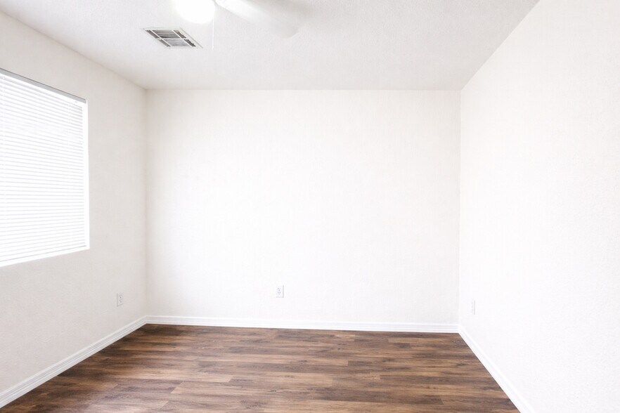 More Photos Of 8939 N 8th St, Phoenix Apartments For Sale