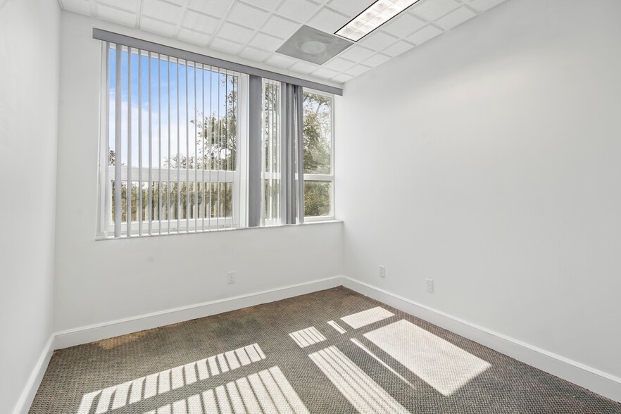 More Photos Of 1735 W Hibiscus Blvd, Melbourne Medical For Lease