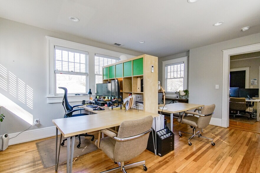 More Photos Of 455 N Milledge Ave, Athens Office For Lease