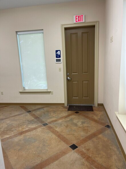 More Photos Of 15475 Airline Hwy, Baton Rouge Medical For Lease