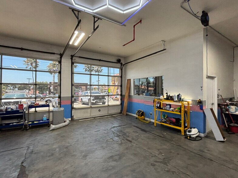 More Photos Of 1414 Pacific Coast Hwy, Hermosa Beach Auto Repair For Lease