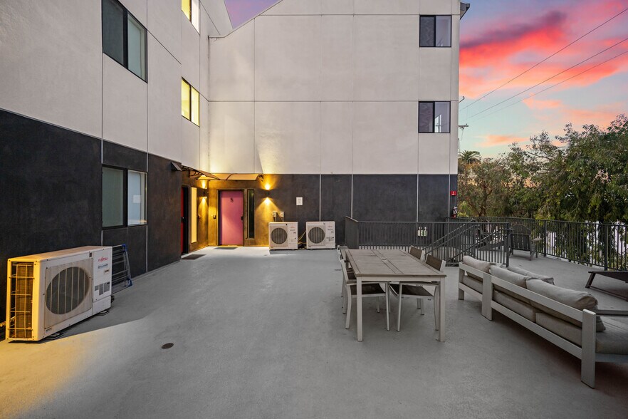 More Photos Of 2301 S Cloverdale Ave, Los Angeles Apartments For Sale