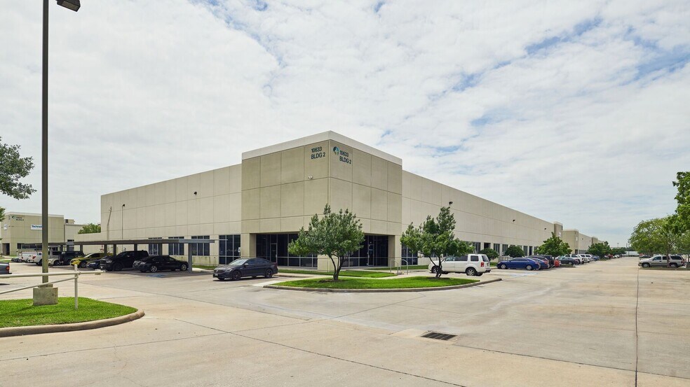 More Photos Of 6550 W Sam Houston Pky N, Houston Unknown For Lease