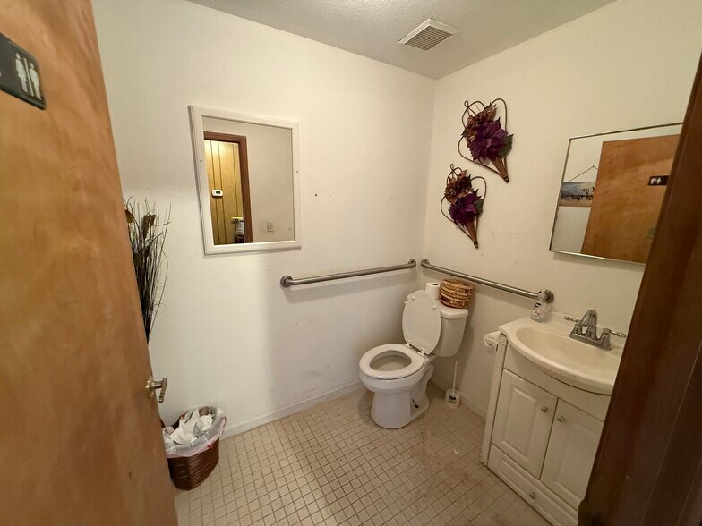 More Photos Of 528 S 8th St, Fernandina Beach Unknown For Lease