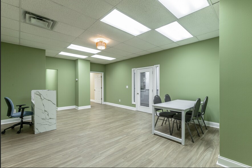 More Photos Of 403 Chickamauga Ave, Rossville Loft Creative Space For Lease