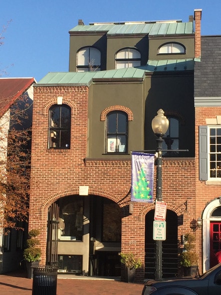 More Photos Of 218 7th St SE, Washington Storefront Retail Residential For Sale