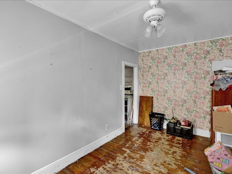 More Photos Of 1634 Moselem Springs Rd, Hamburg Storefront Retail Residential For Sale