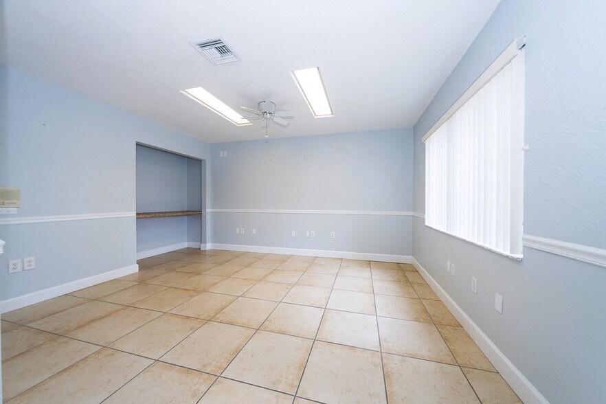 More Photos Of 2001 Manatee Ave E, Bradenton Office For Lease