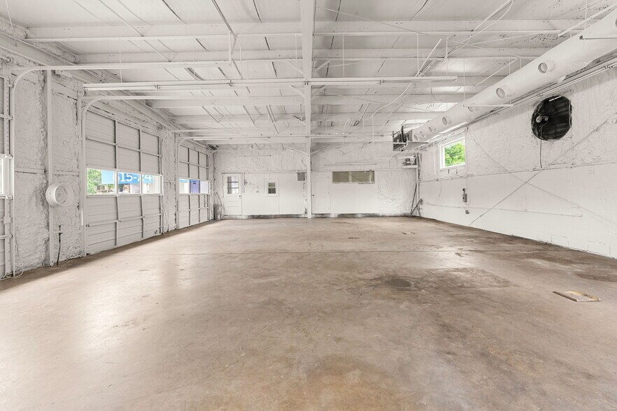 More Photos Of 4106 Gallatin Pike, Nashville Auto Repair For Lease