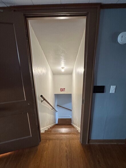 More Photos Of 9 Caulfield Ave, Camdenton Storefront Retail Office For Sale