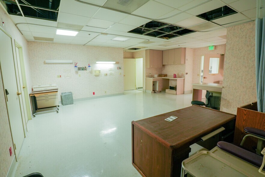 More Photos Of 999 N Tustin Ave, Santa Ana Medical For Sale