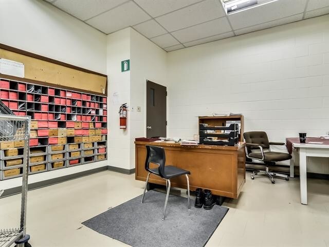 More Photos Of 107-111 Rue Maclaren E, Gatineau General Retail For Lease