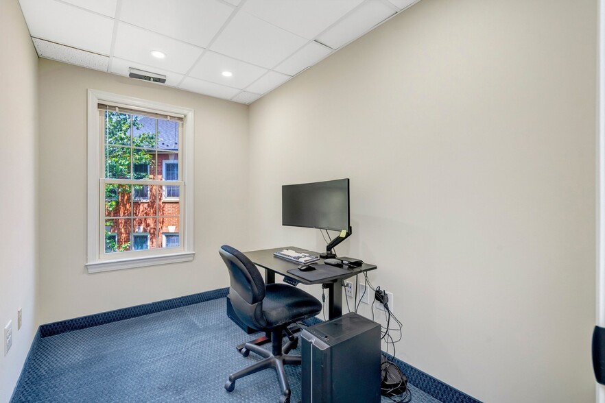 More Photos Of 10525 Braddock Rd, Fairfax Medical For Sale