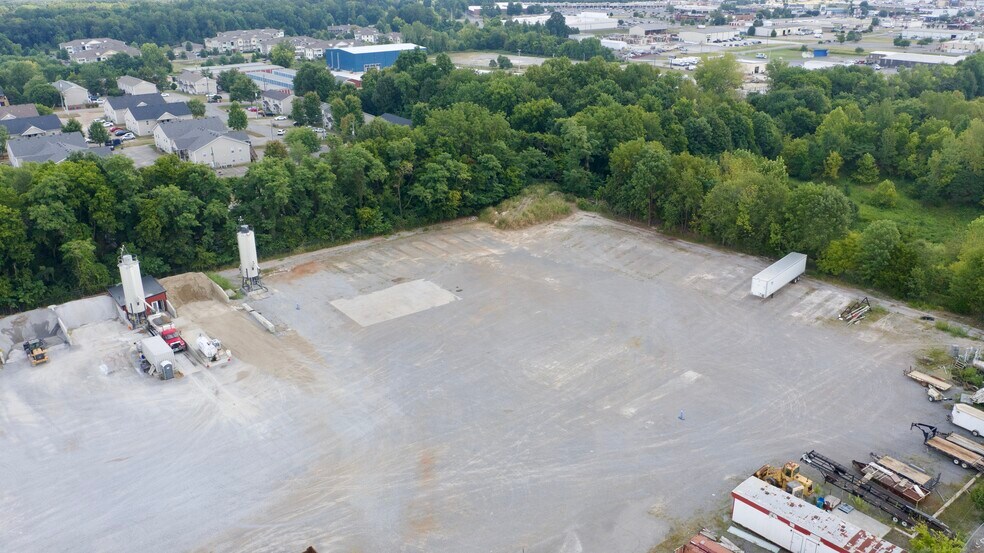 More Photos Of 2727 Union Hall Rd, Clarksville Land For Lease