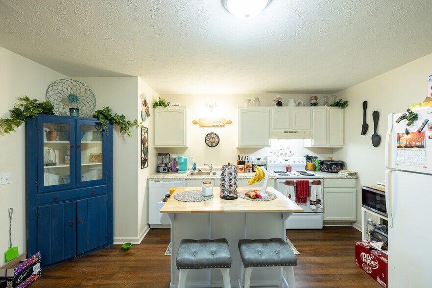 More Photos Of , Lexington Multifamily For Sale