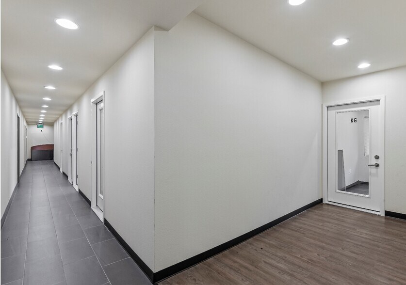 More Photos Of 3654-3660 Ruffin Rd, San Diego Unknown For Lease