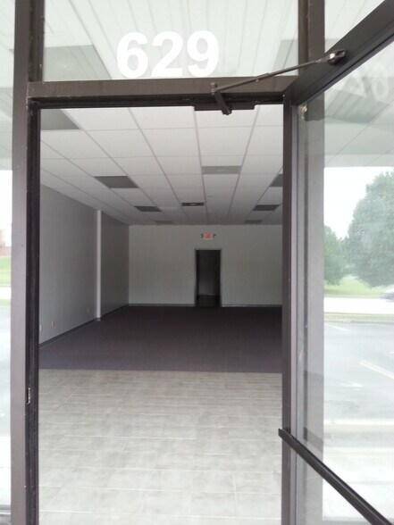 More Photos Of 625-635 Salt Lick Rd, Saint Peters Unknown For Lease