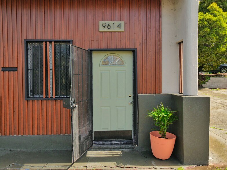 More Photos Of 9614-9616 MacArthur Blvd, Oakland Religious Facility For Lease