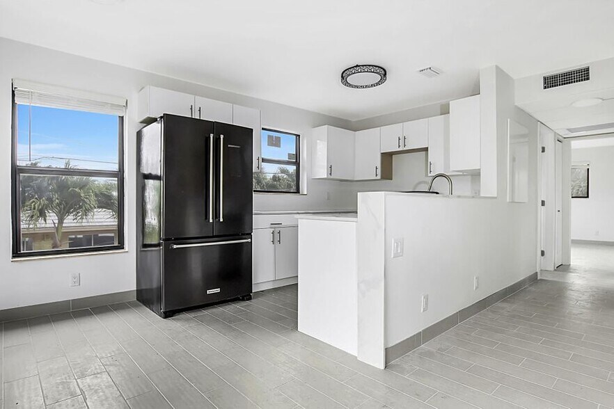 More Photos Of 2638 Lake Dr, Riviera Beach Apartments For Sale