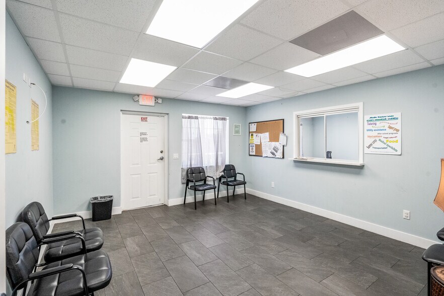 More Photos Of 1615 14th Ave, Vero Beach Medical For Sale