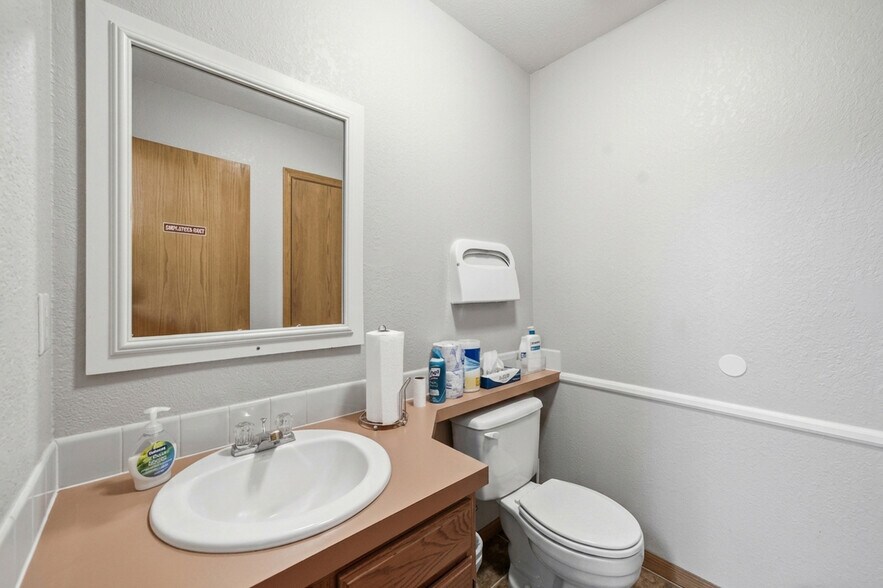 More Photos Of 2802 Madison Square Dr, Loveland Medical For Sale