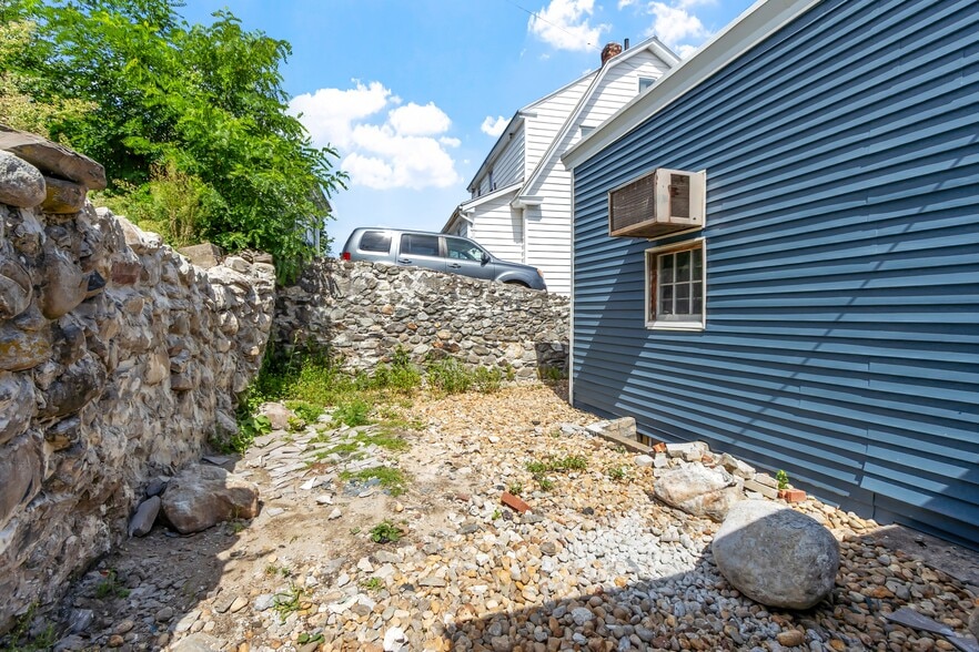 More Photos Of 127-129 Lowell St, Methuen Freestanding For Sale