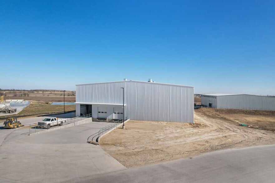 More Photos Of 6000 Chandler Rd, Hutto Unknown For Lease