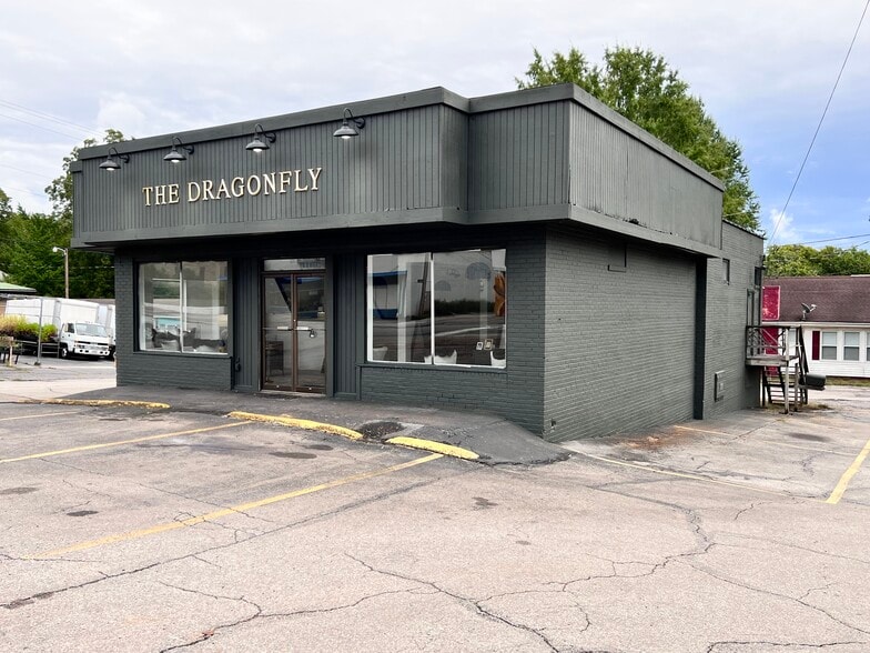 More Photos Of 1004 W Broadway Ave, Maryville Office For Lease