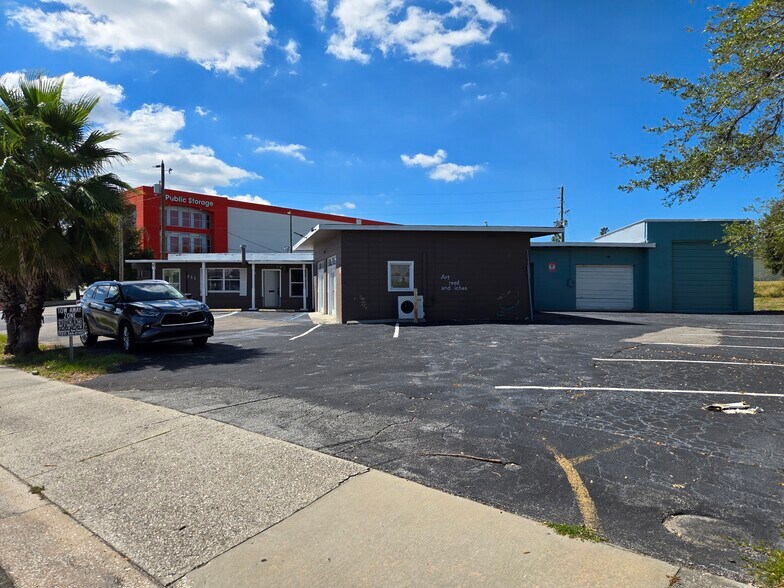 More Photos Of 211 Missouri Ave N, Largo Storefront Retail Office For Lease