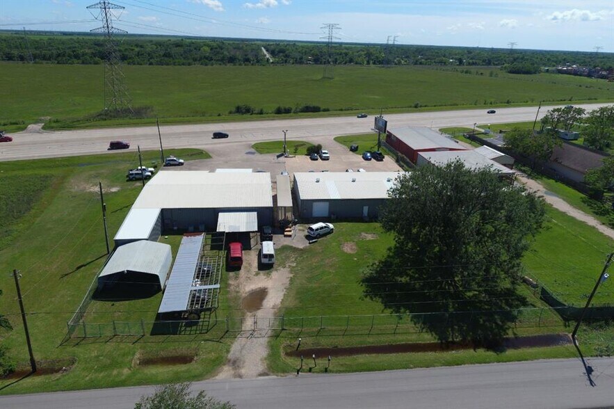 More Photos Of 22303 Highway 6, Manvel Auto Repair For Lease