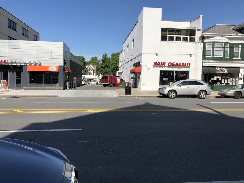 253 Mamaroneck Ave, White Plains, NY 10605 Restaurant For Sale