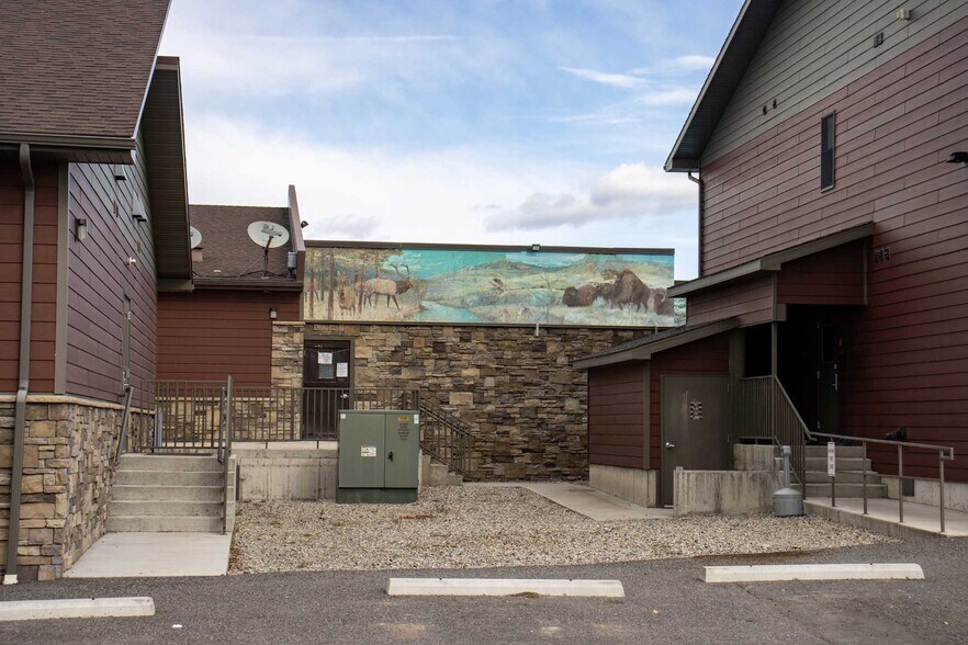 More Photos Of 202 W Main St, White Sulphur Springs Hotel For Sale