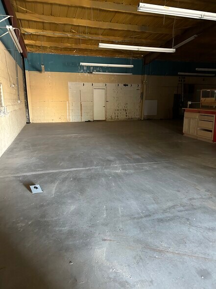 More Photos Of 1575 Roadrunner, Camp Verde Distribution For Lease