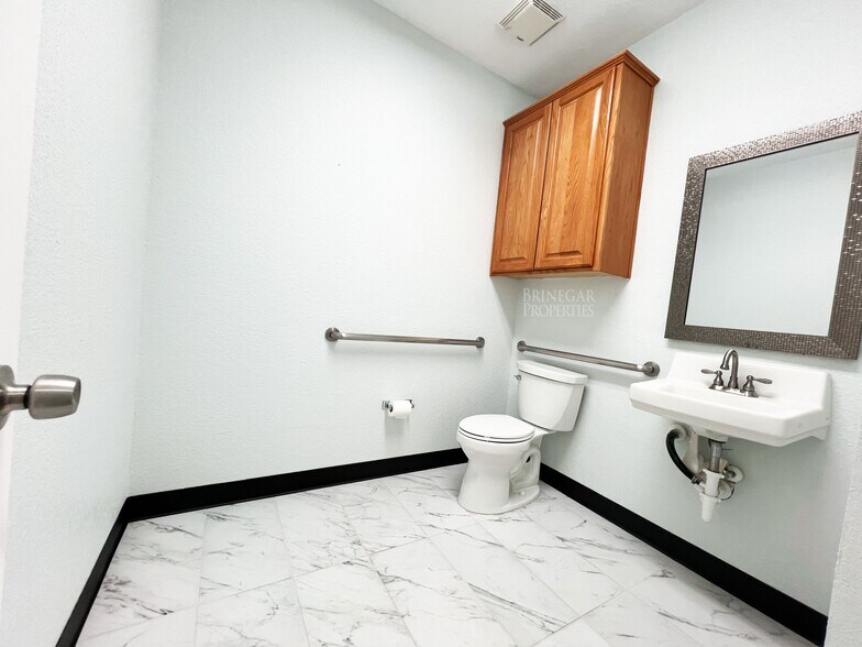 More Photos Of 1508 Dessau Ridge Ln, Austin Medical For Sale