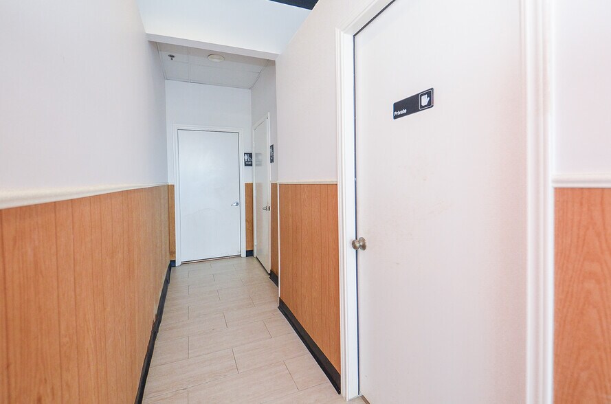 More Photos Of 4899 Highway 6, Missouri City Unknown For Lease