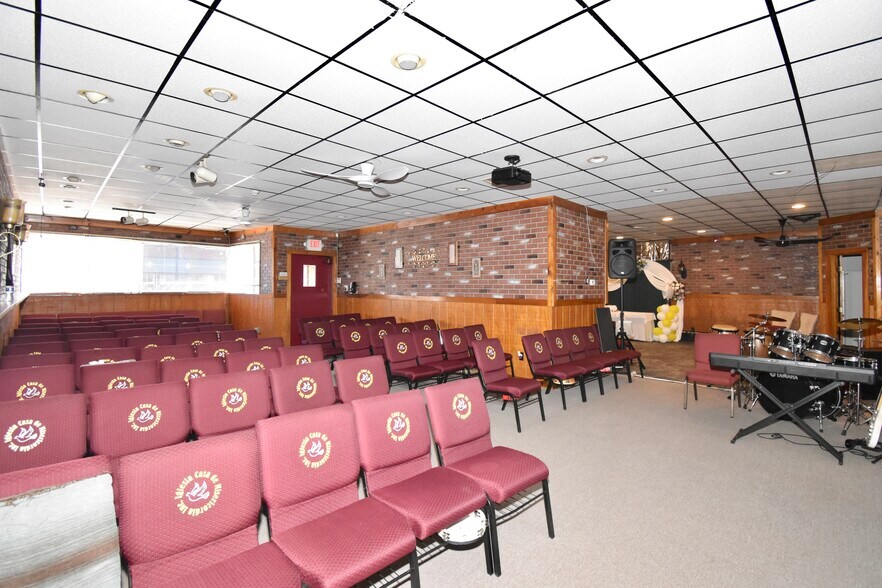 More Photos Of 570-574 Main St, Springfield Apartments For Sale