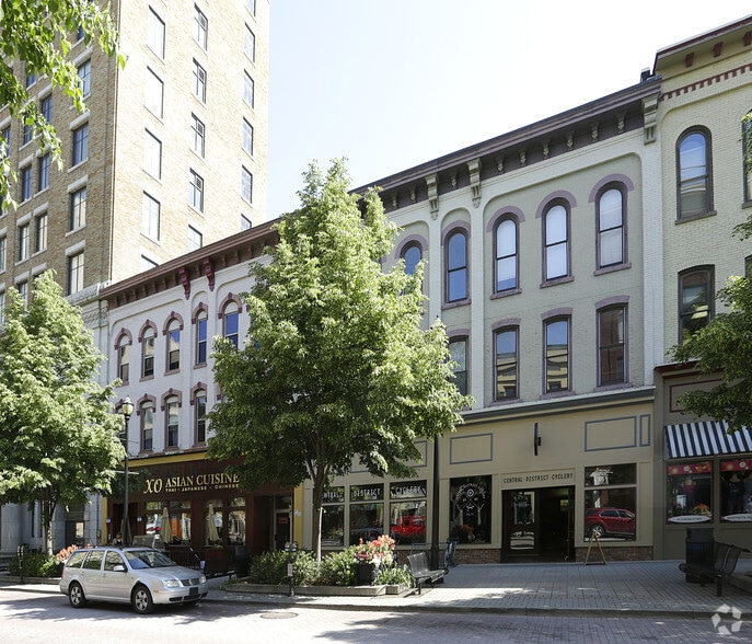 Primary Photo Of 52-54 Monroe Center St NW, Grand Rapids Office For Lease